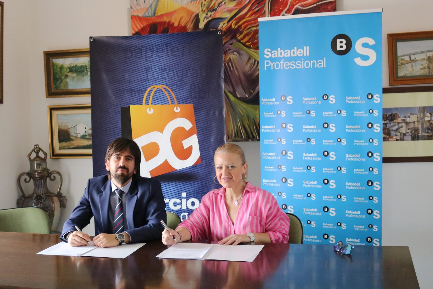 Firma de convenio con Sabadell